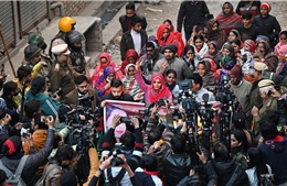 Người dân Ấn Độ biểu tình đòi công bằng cho cô gái bị xe ô tô kéo lê 12 km