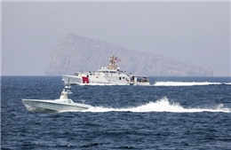 Tàu không người lái đầu tiên của Hải quân Mỹ di chuyển qua Eo biển Hormuz