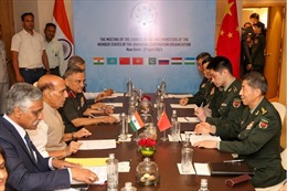 Bộ trưởng Quốc phòng hai nước Ấn - Trung thảo luận luận vấn đề biên giới