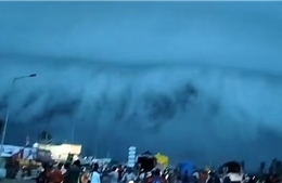 Mây &#39;sóng thần&#39; khổng lồ kỳ dị xuất hiện trên bầu trời Ấn Độ