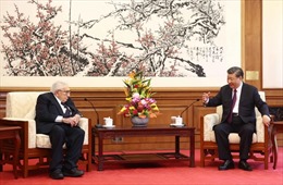 Cựu Ngoại trưởng Mỹ Kissinger bất ngờ đến thăm Trung Quốc, gặp Chủ tịch Tập Cận Bình
