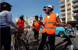 Độc đáo xe đạp làm bằng tre trên đường phố Cuba