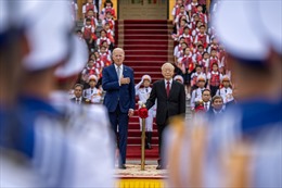 Tài khoản mạng xã hội của Tổng thống Biden đăng hình ảnh về ngày đầu tiên thăm Việt Nam