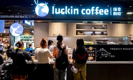 &#39;Kỳ lân&#39; Luckin Coffee vượt mặt Starbuck trở thành chuỗi cà phê lớn nhất Trung Quốc