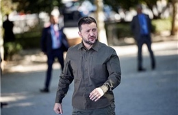 Tổng thống Ukraine Zelensky thăm trụ sở NATO