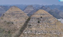 Các đỉnh núi &#39;kim tự tháp&#39; gây xôn xao Trung Quốc