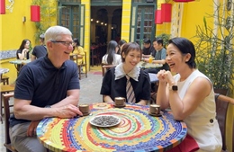 Giám đốc điều hành Apple Tim Cook chia sẻ hình ảnh trải nghiệm tại Hà Nội