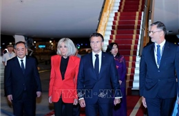 Chia sẻ đầu tiên của Tổng thống Pháp Emmanuel Macron khi tới Hà Nội