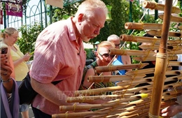 Âm nhạc có  thể giúp giảm nguy cơ sa sút trí tuệ ở người lớn tuổi