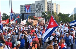 Người dân Cuba xuống đường tuần hành, phản đối chính sách của Mỹ đối với Venezuela