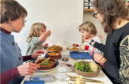 Hũ thủy tinh, hộp pizza dùng nhiều lần: Hướng đi mới của nhà hàng