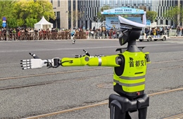 Trung Quốc ra mắt robot cảnh sát giao thông 