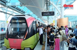 Người dân Thủ đô phấn khởi sử dụng hệ thống giao thông công cộng miễn phí
