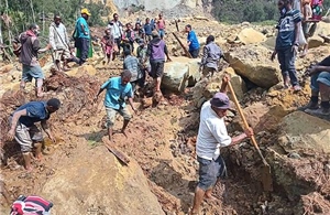 Đào bới tìm 2.000 người bị chôn sống sau vụ lở đất thảm khốc ở Papua New Guinea