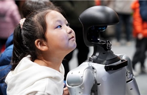 Trung Quốc có lời giải mới cho bài toán dân số suy giảm: robot và AI