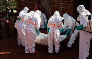 Bên trong tâm dịch Ebola: Thị trấn đào vàng bị 'tử thần' bủa vây