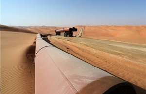 Eo biển Hormuz tê liệt, các nước Vùng Vịnh chật vật với những lối thoát khác