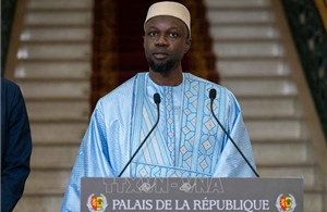 Tổng thống Senegal cách chức Thủ tướng và giải tán chính phủ