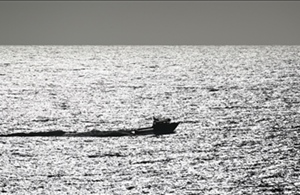 Indonesia khẩn trương tìm kiếm 27 người mất tích do chìm tàu