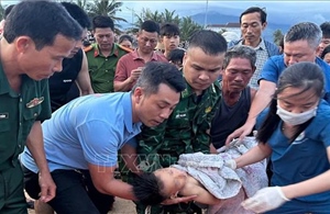 Kịp thời cứu sống cháu bé bị đuối nước khi tắm biển