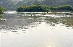 Cà Mau: Va chạm giữa vỏ lãi và phà sang sông khiến một người tử vong