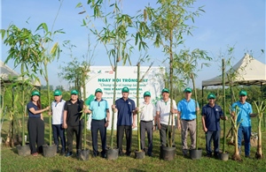 Ngày hội trồng cây ‘Chung tay vì tương lai xanh’