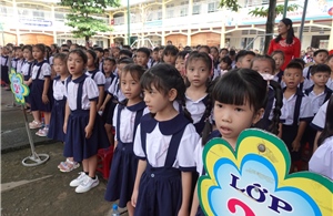 Cắt giảm các cuộc thi, hồ sơ, sổ sách, hội họp không cần thiết trong trường học