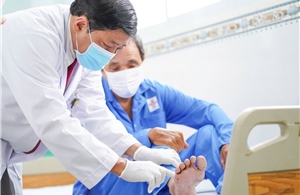 Bác sĩ cảnh báo tự xử lý vết thương có thể dẫn đến nhiễm trùng nguy hiểm