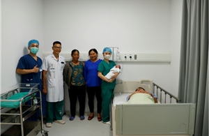Em bé đầu tiên cất tiếng khóc chào đời tại Bệnh viện Bạch Mai cơ sở Ninh Bình