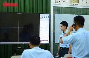 Những 'mắt thần’ lặng thầm canh giữ bầu trời biên cương