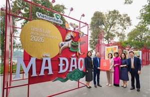 Vietcombank phối hợp với UBND phường Hoàn Kiếm tổ chức Triển lãm tranh 'Mã Đáo' mừng Xuân
