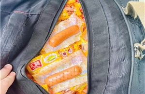 Hàng tấn thịt ‘bẩn’, mốc xanh định tuồn vào thị trường nội địa