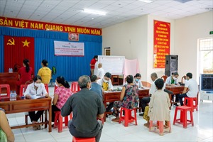 Khám bệnh và tặng quà cho hơn 500 người dân huyện Tiểu Cần tỉnh Trà Vinh