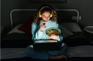 Ăn khuya có thể làm tăng nguy cơ rối loạn chuyển hóa