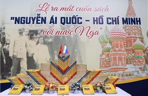 Triển lãm ảnh và ra mắt sách kỷ niệm 115 năm ngày Bác Hồ ra đi tìm đường cứu nước