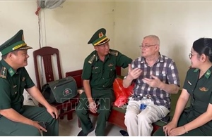 Kịp thời cấp cứu du khách nước ngoài có dấu hiệu đột quỵ tại Cửa khẩu quốc tế Lao Bảo