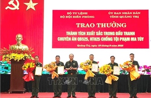 Khen thưởng lực lượng phá thành công hai chuyên án lớn về ma túy