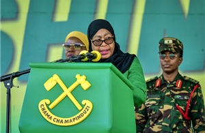 Tổng thống Tanzania chỉ đạo tiết kiệm nhiên liệu ngay trong lễ nhậm chức