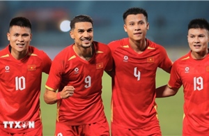 Tuyển Việt Nam tăng 5 bậc, trở lại top 100 thế giới