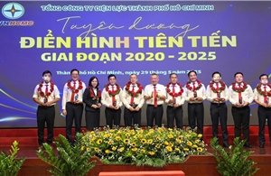 EVNHCMC tuyên dương 182 cá nhân tiêu biểu thi đua yêu nước