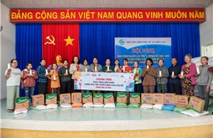 Nu Skin Việt Nam trao tặng 4.500 sản phẩm chăm sóc sức khỏe cho phụ nữ có hoàn cảnh khó khăn sau bão lũ