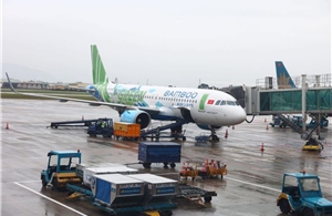Bamboo Airways vận chuyển miễn phí hàng hóa cứu trợ đồng bào miền Trung 