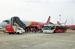 Vietjet tự phục vụ mặt đất: Tỷ lệ đúng giờ tại sân bay Tân Sơn Nhất dẫn đầu toàn ngành, sẵn sàng cho mùa cao điểm cuối năm