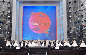 Vietnam Airlines chung tay viết nên hành trình hạnh phúc tại Vietnam Happy Fest 2025