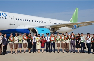 Cận cảnh chuyến bay đầu tiên của Bamboo Airways đến sân bay Long Thành