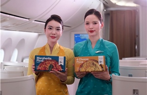 Vietnam Airlines phục vụ pizza 4P’s trên chuyến bay từ tháng 12/2025