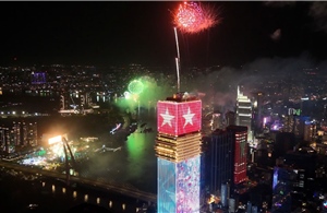 Saigon Marina IFC rực rỡ đêm pháo hoa với công nghệ ánh sáng hàng đầu thế giới