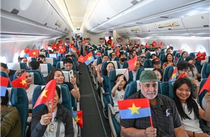 Vietnam Airlines tổ chức chuyến bay đặc biệt kỷ niệm 51 năm Ngày Giải phóng miền Nam