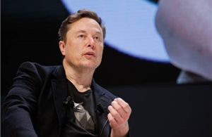 Tỷ phú Elon Musk cảnh báo Mỹ có thể đối mặt tình trạng phá sản