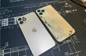Trào lưu kỳ lạ: Đập vỡ iPhone để trông ‘nam tính’ hơn